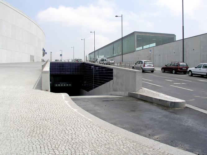 Empark abre estacionamento do metro durante jogos no Dragão - Desporto -  Jornal de Negócios